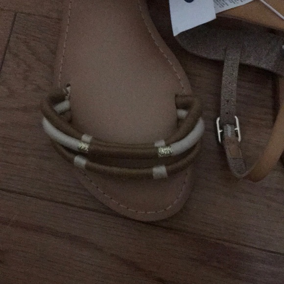 shoes - Picture 2 of 3